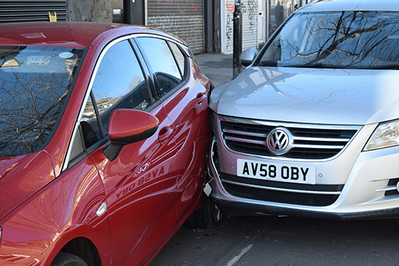 5 Errores Fatales que debes Evitar si no quieres Necesitar Abogados de Accidentes de Tráfico.